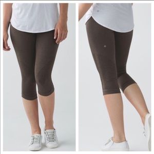 Brown lululemon cropped leggings
